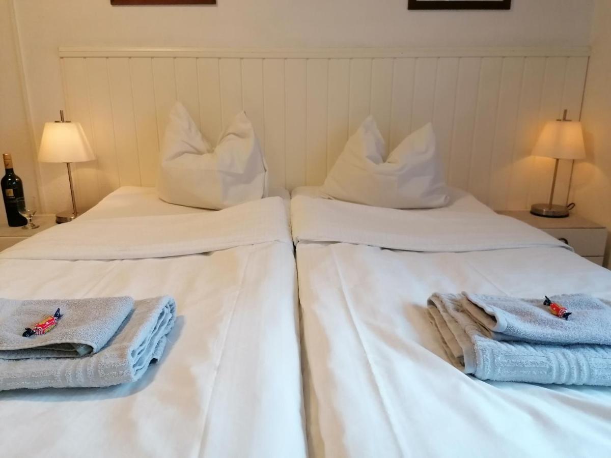 Cronin'S Guesthouse Bed & Breakfast Heinola Exterior photo
