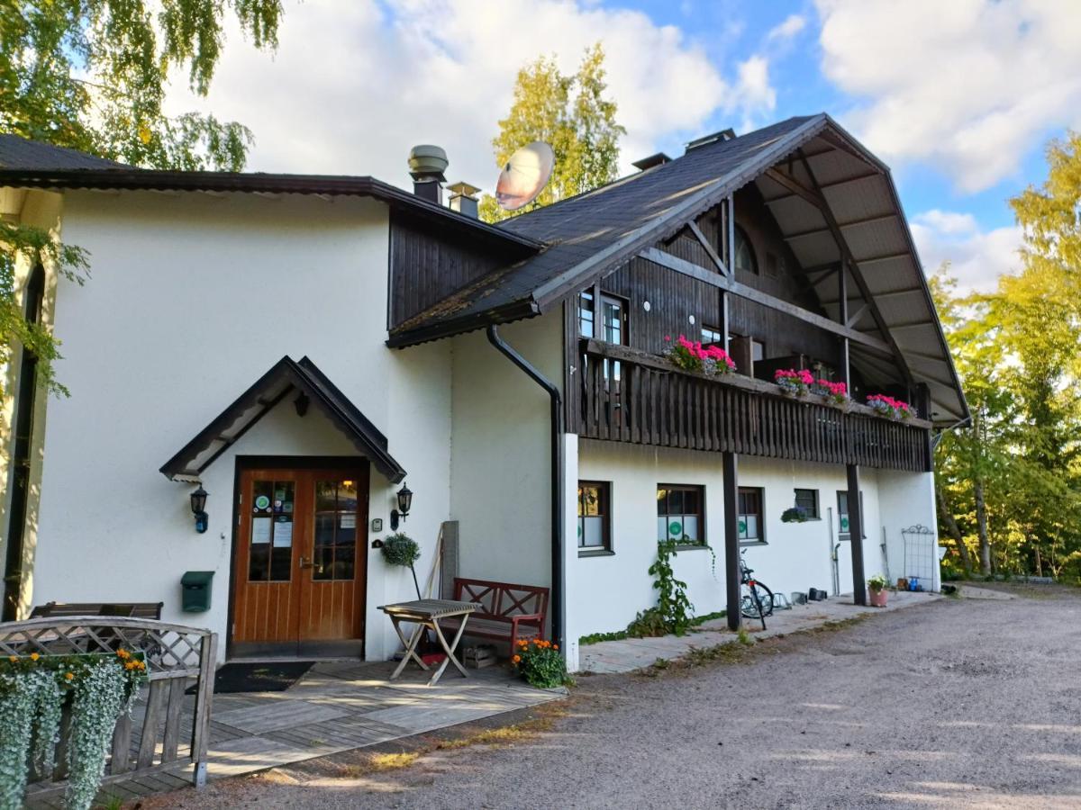 Cronin'S Guesthouse Bed & Breakfast Heinola Exterior photo