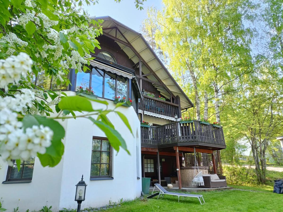 Cronin'S Guesthouse Bed & Breakfast Heinola Exterior photo